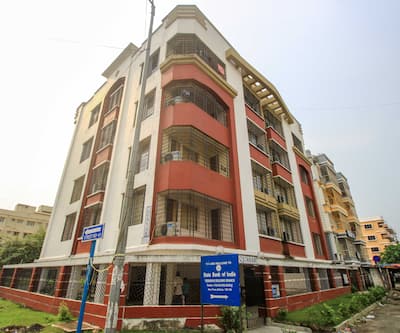 https://imgcld.yatra.com/ytimages/image/upload/t_hotel_yatra_city_desktop/v1440394560/Domestic Hotels/Hotels_Kolkata/Hotel Quasar/Exterior1.jpg